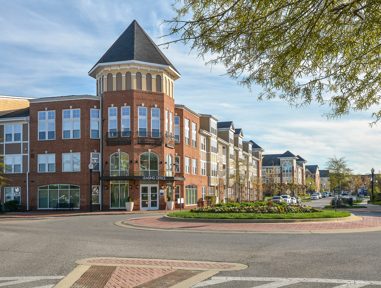 Waldorf Apts
